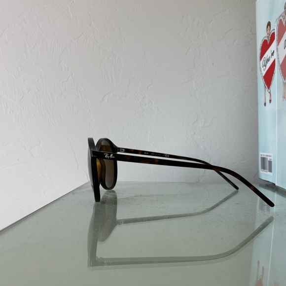 Ray-Ban Sunglasses - Picture 3 of 3